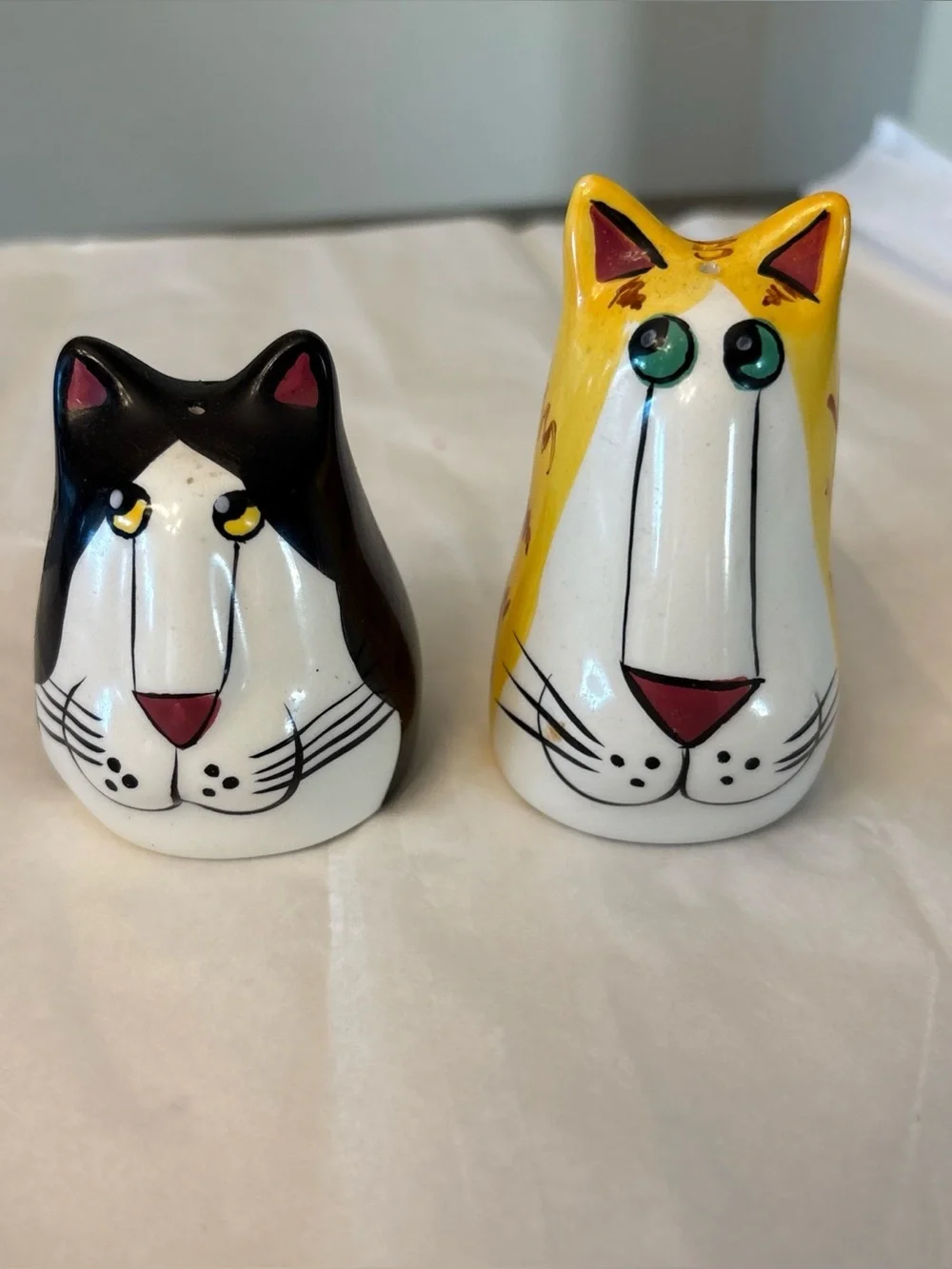 Vintage Chicks salt and Pepper Shakers